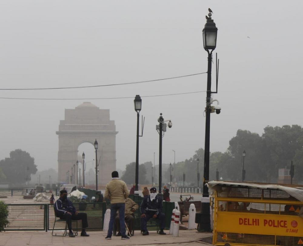 The Weekend Leader - Delhi shivers at 7 degrees